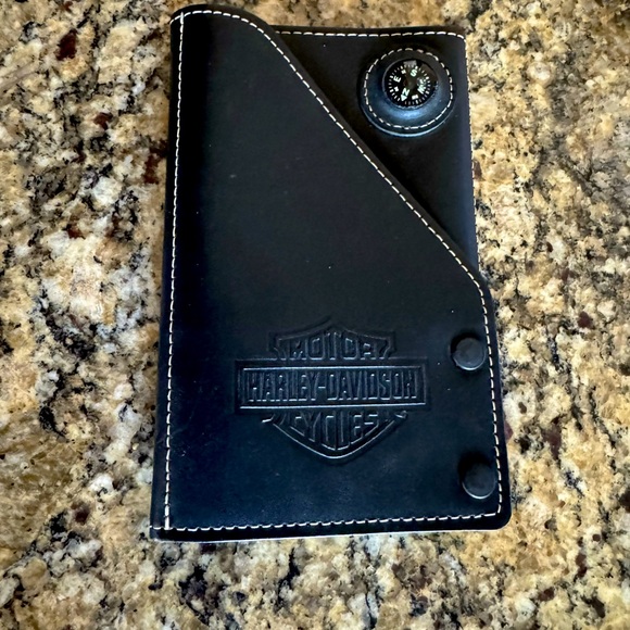 NEW HARLEY DAVIDSON NWOT Black Leather Road Guide Wallet with Compass - Picture 3 of 10